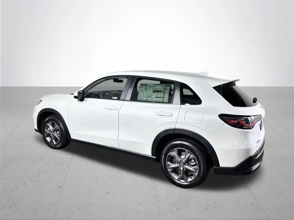 New 2027 Platinum White Pearl Honda LX image 8