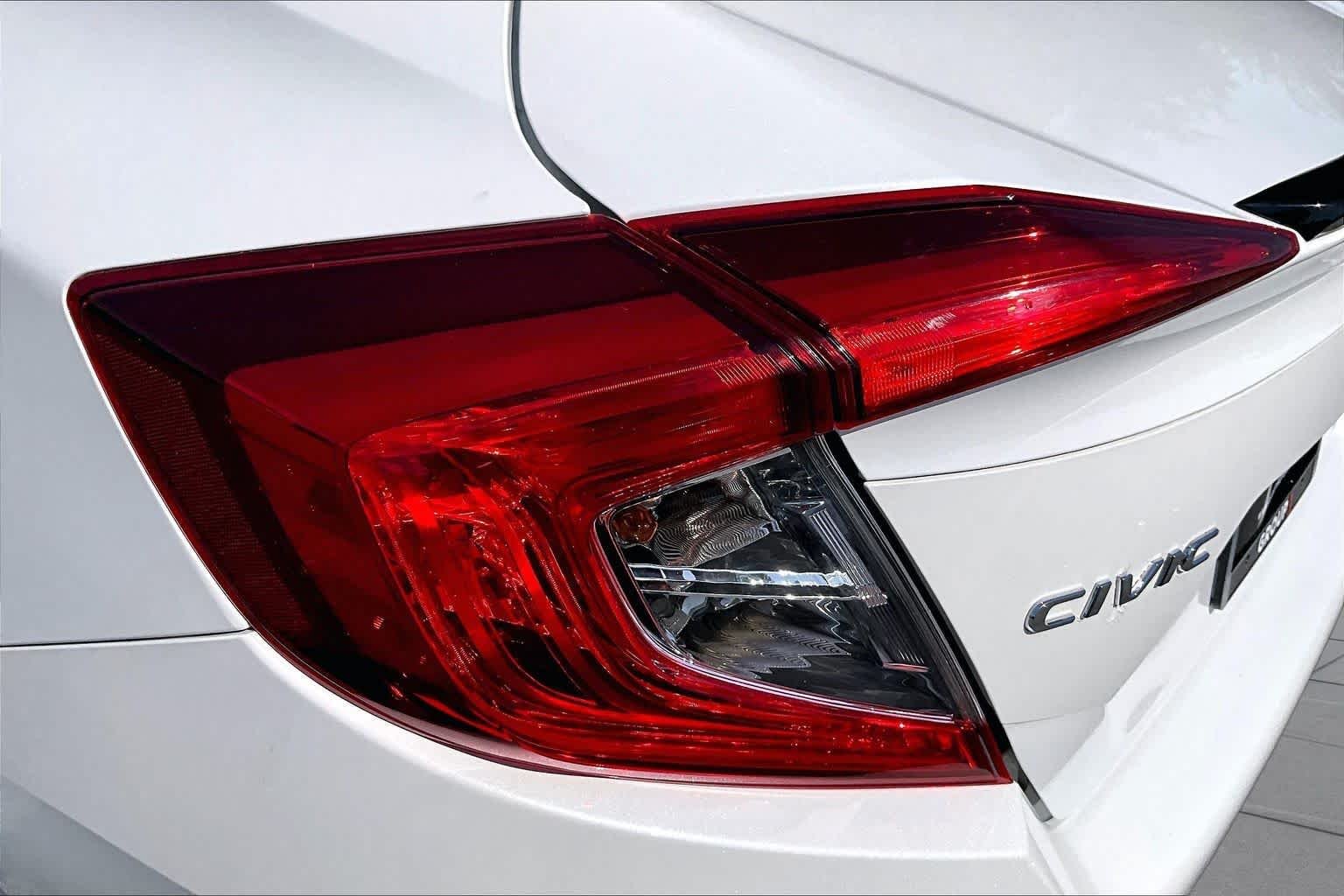 Used 2019 Platinum White Pearl Honda Sport image 28