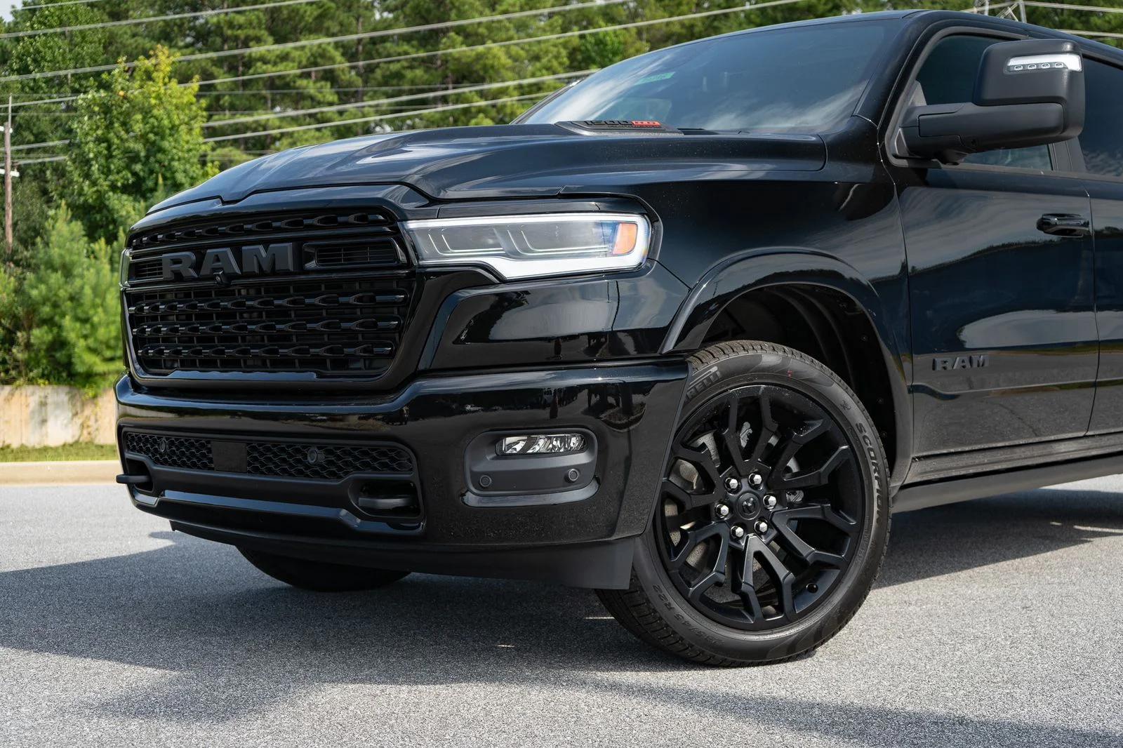 New 2026 Diamond Black Crystal Pearl-Coat Exterior Paint RAM Limited image 6