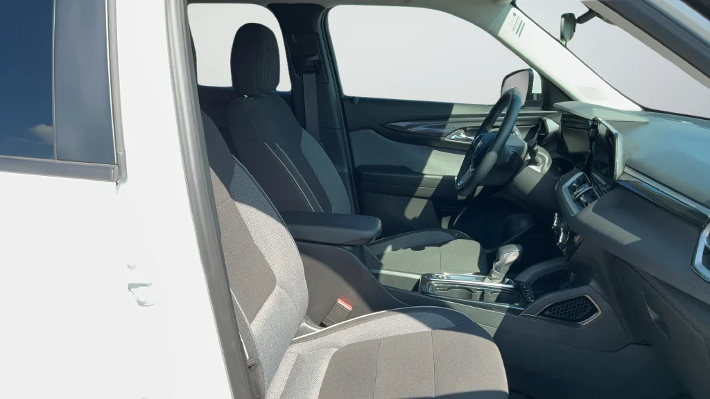 Used 2026 White Chevrolet LT image 22