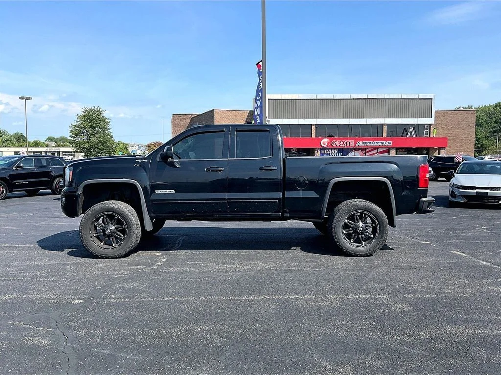 Used 2018 Black GMC Base image 5