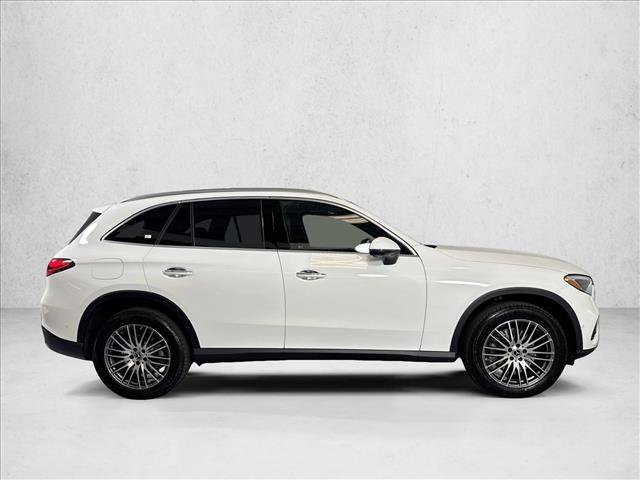New 2026 Polar White Mercedes-Benz GLC 300 image 34
