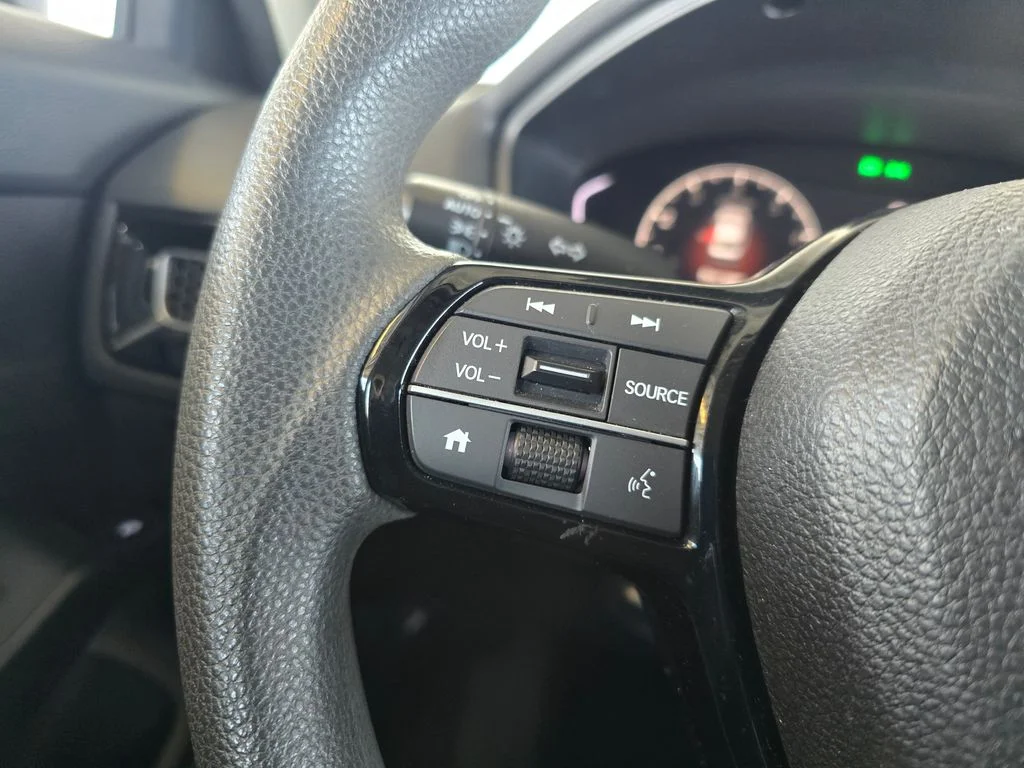 Used 2025  Honda LX image 13