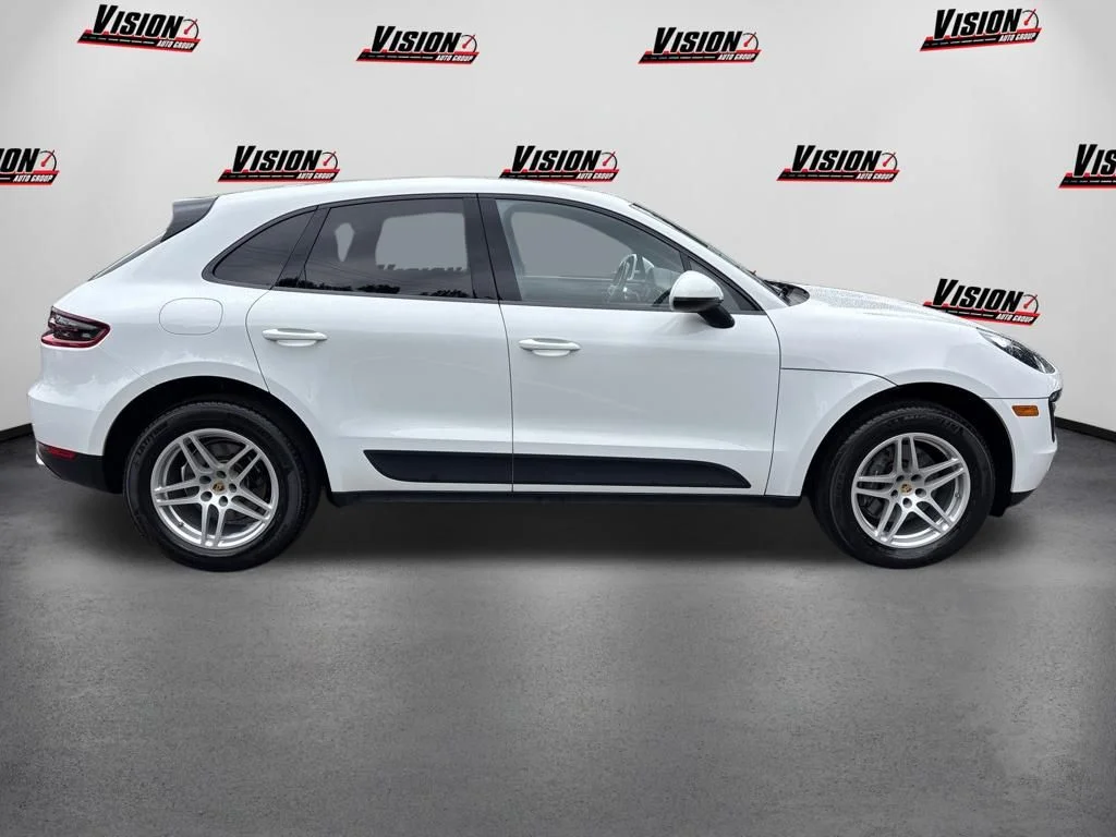 Used 2017 White Porsche Base image 4