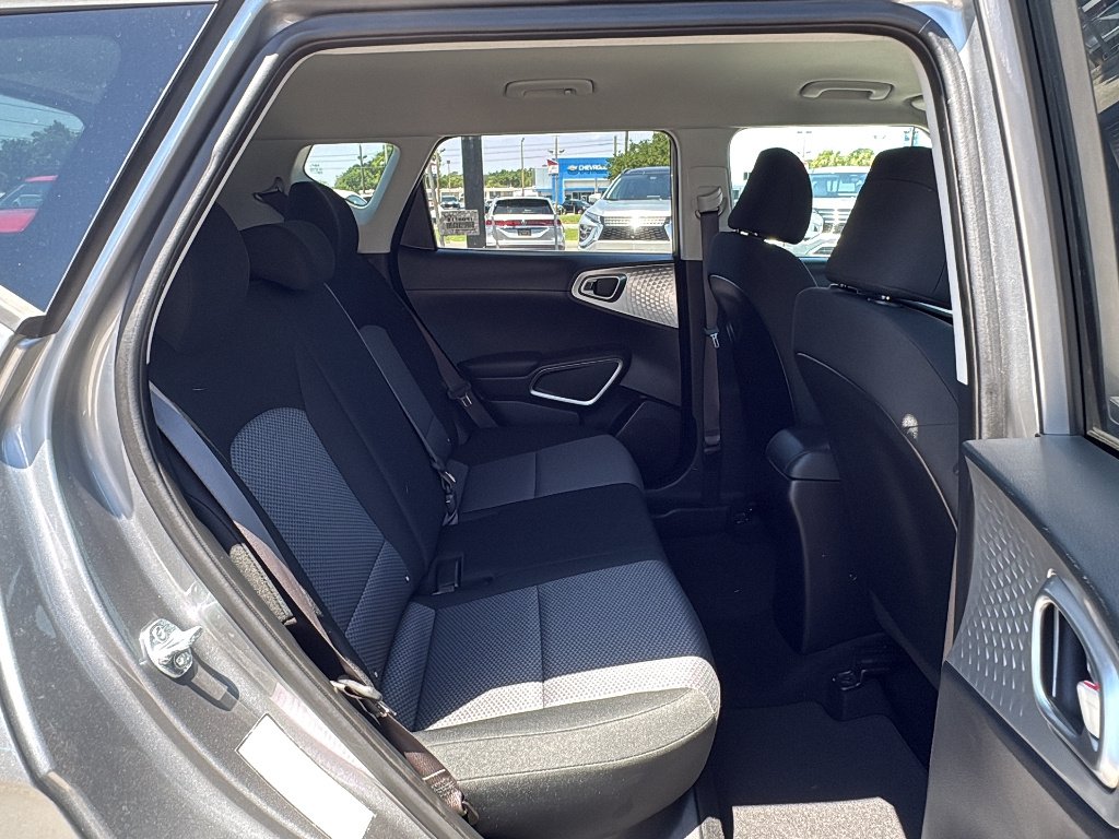 Used 2024 GRAY Kia LX image 16