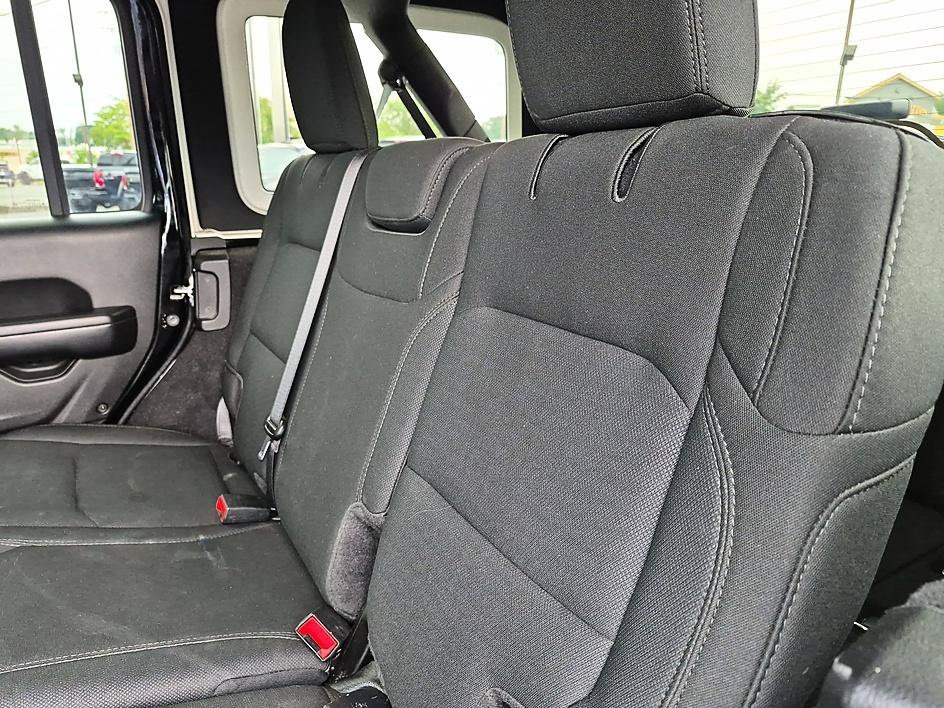 Used 2021 Black Clearcoat Jeep Unlimited Sport Altitude image 28