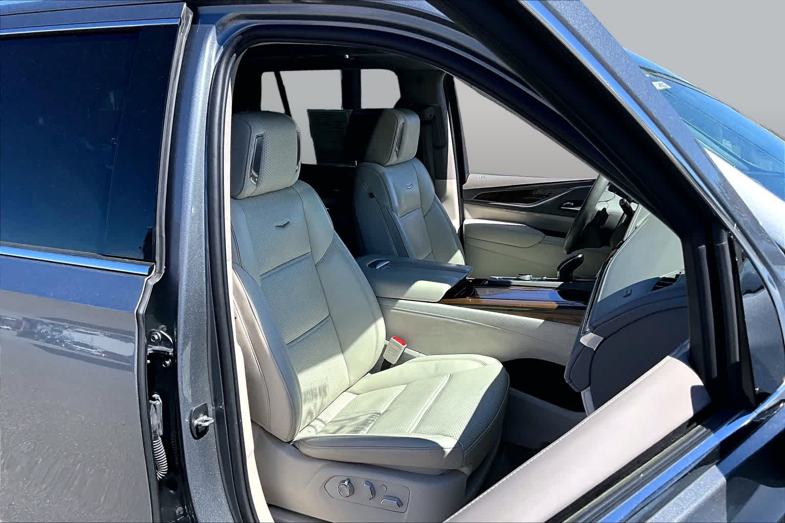 Used 2021 Satin Steel Metallic Cadillac Premium Luxury Platinum image 8
