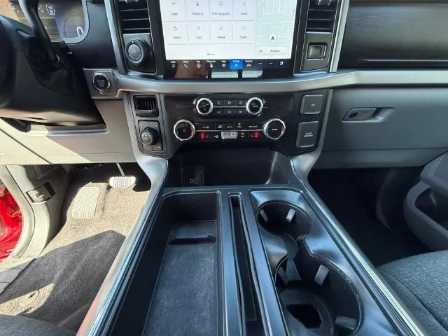 Used 2024  Ford XLT image 12