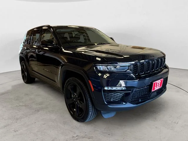 Used 2023 Blue Jeep Limited image 8