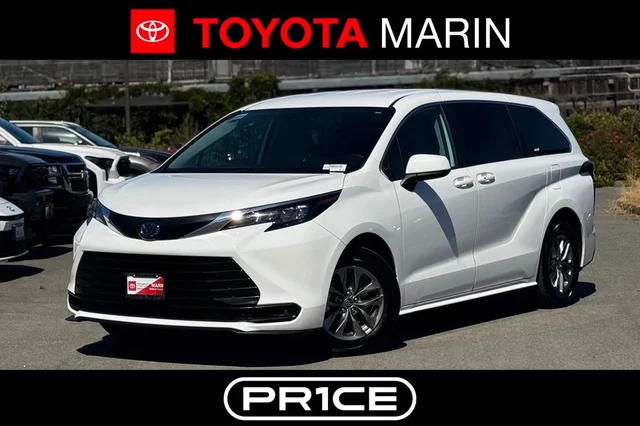 2024 Toyota Sienna LE