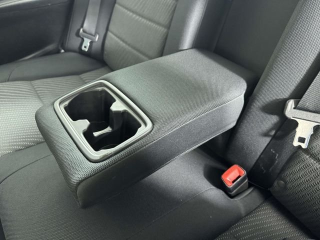 Used 2017  Toyota LE image 32