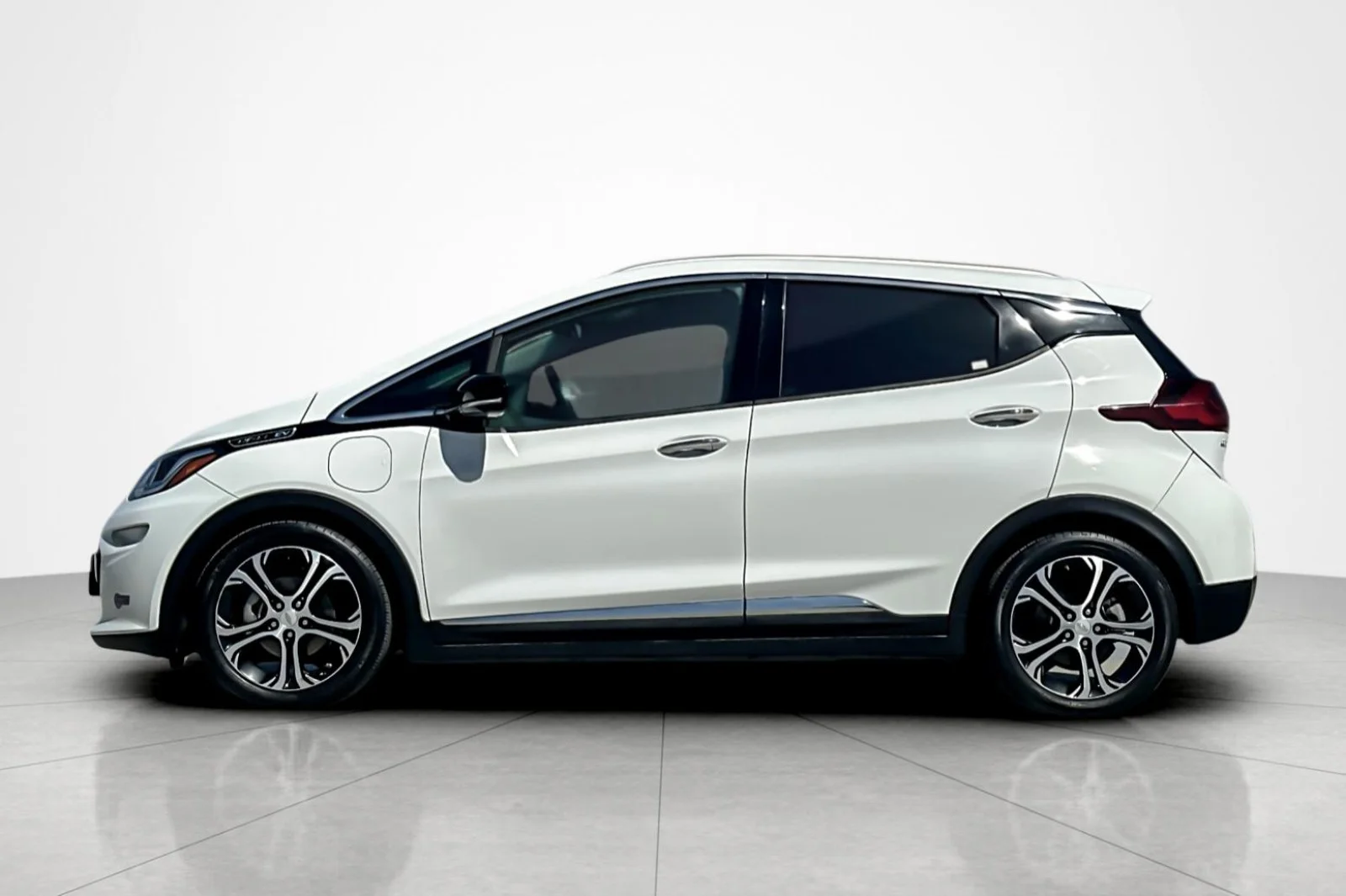 Used 2019 Chevrolet Bolt EV Premier with VIN 1G1FZ6S08K4137241 for sale in Carson, CA