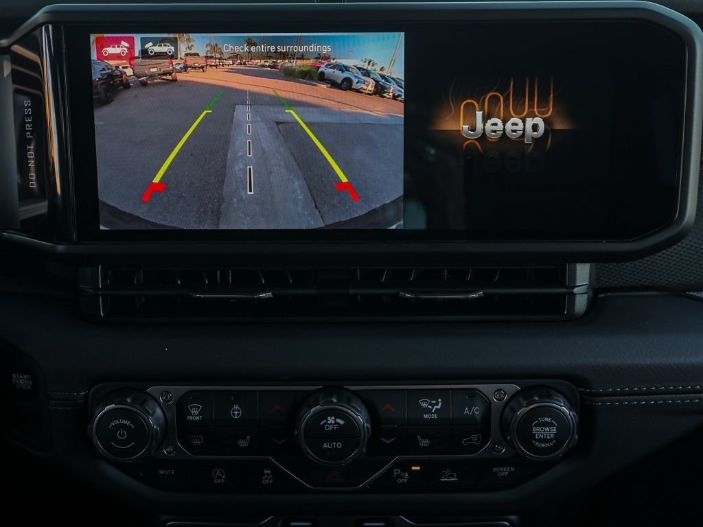 New 2026 Granite Crystal Metallic Clear-Coat Exterior Paint Jeep Rubicon image 29