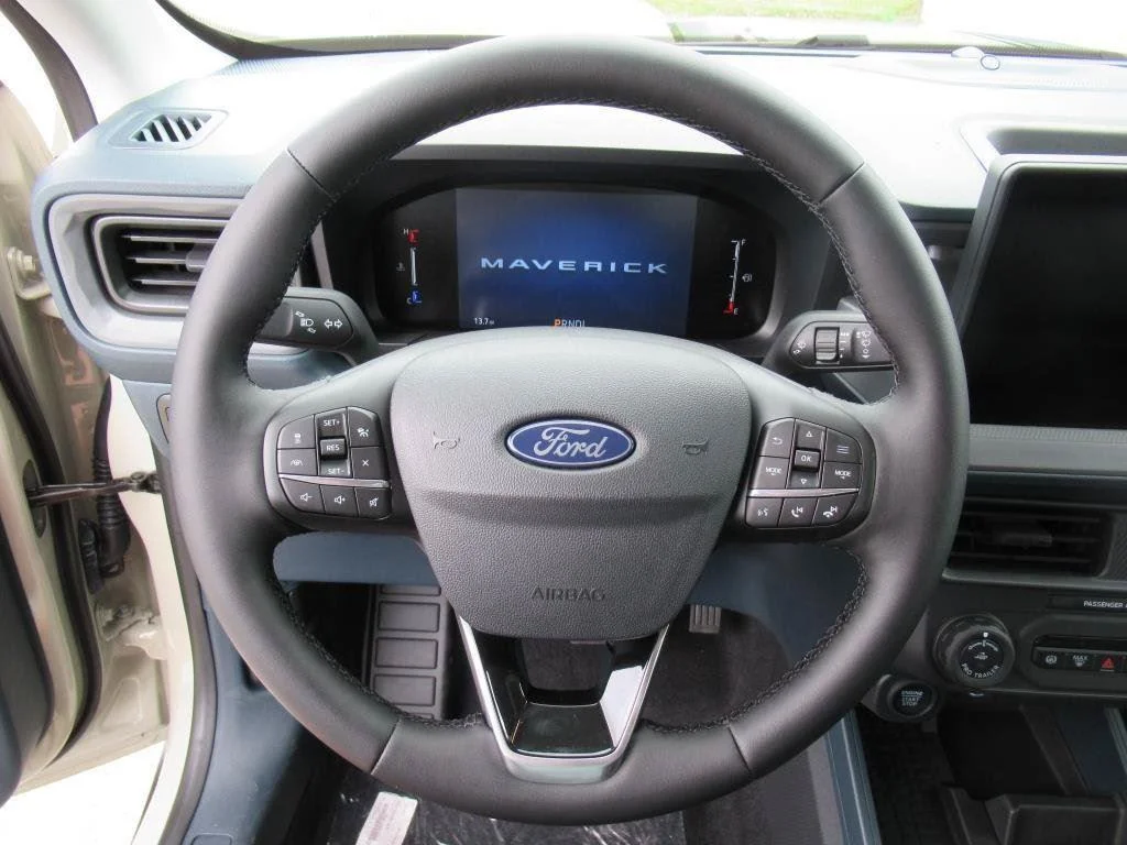 New 2025 Desert Sand Ford Lariat® image 18