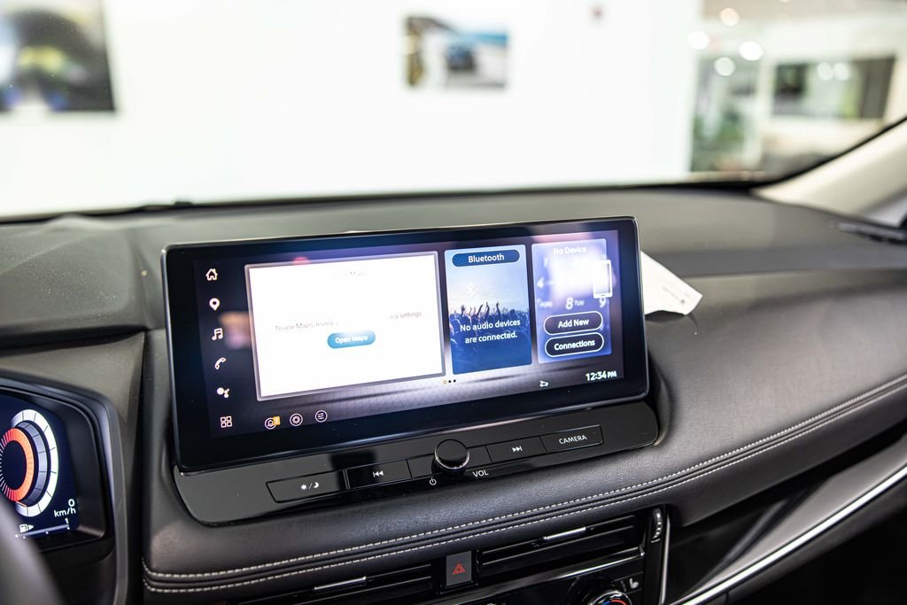 Used 2025 Black Nissan SL image 27