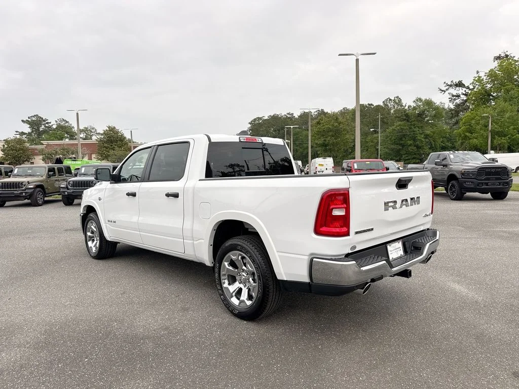 New 2026 Bright White Clear-Coat Exterior Paint RAM Big Horn/Lone Star image 7