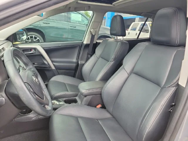 2017 Toyota RAV4 Limited - Photo 21