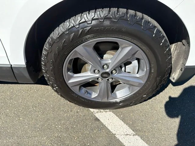 Used 2022 White Ford SEL image 31