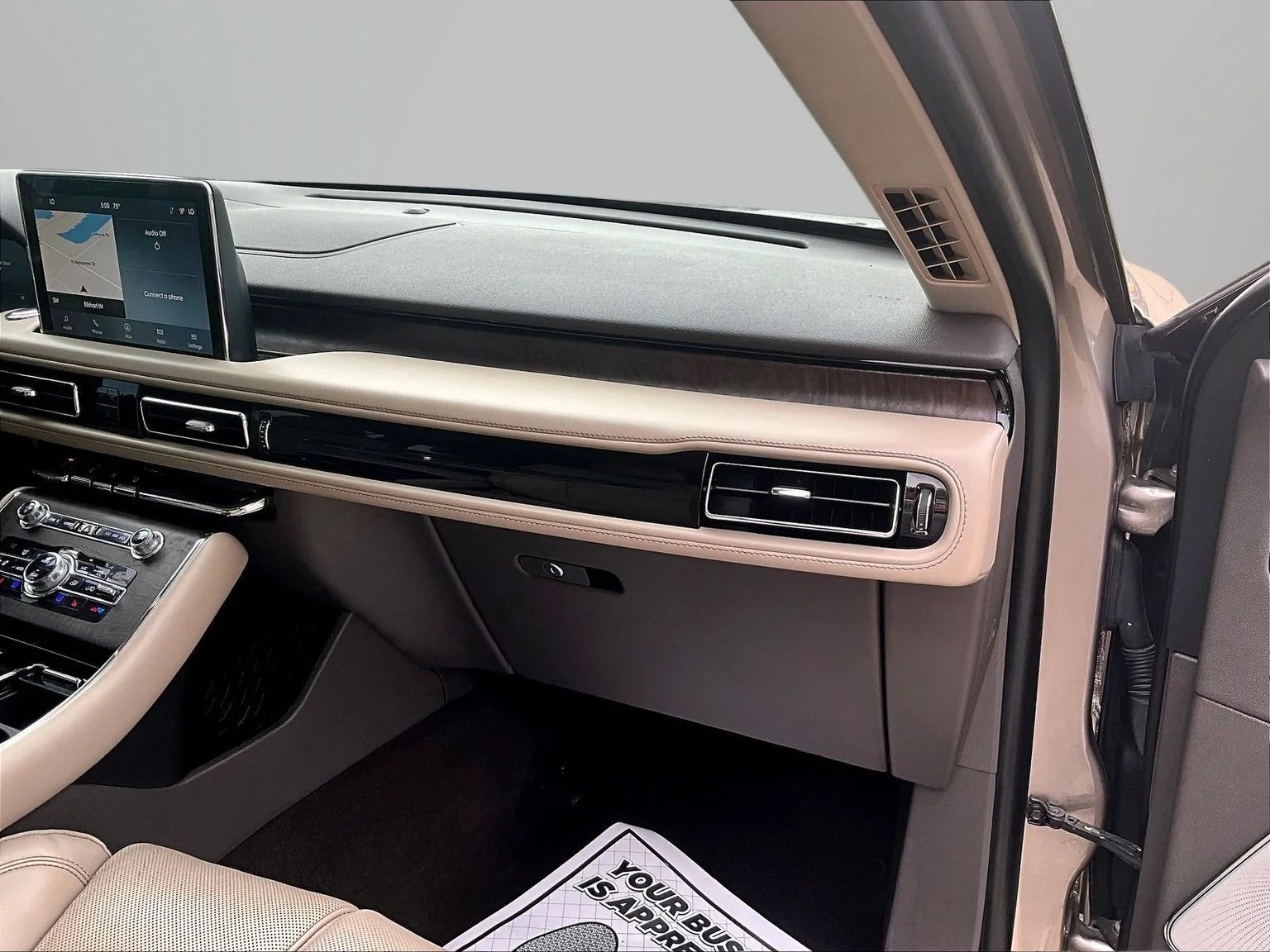 Used 2020 Beige Lincoln Reserve image 16