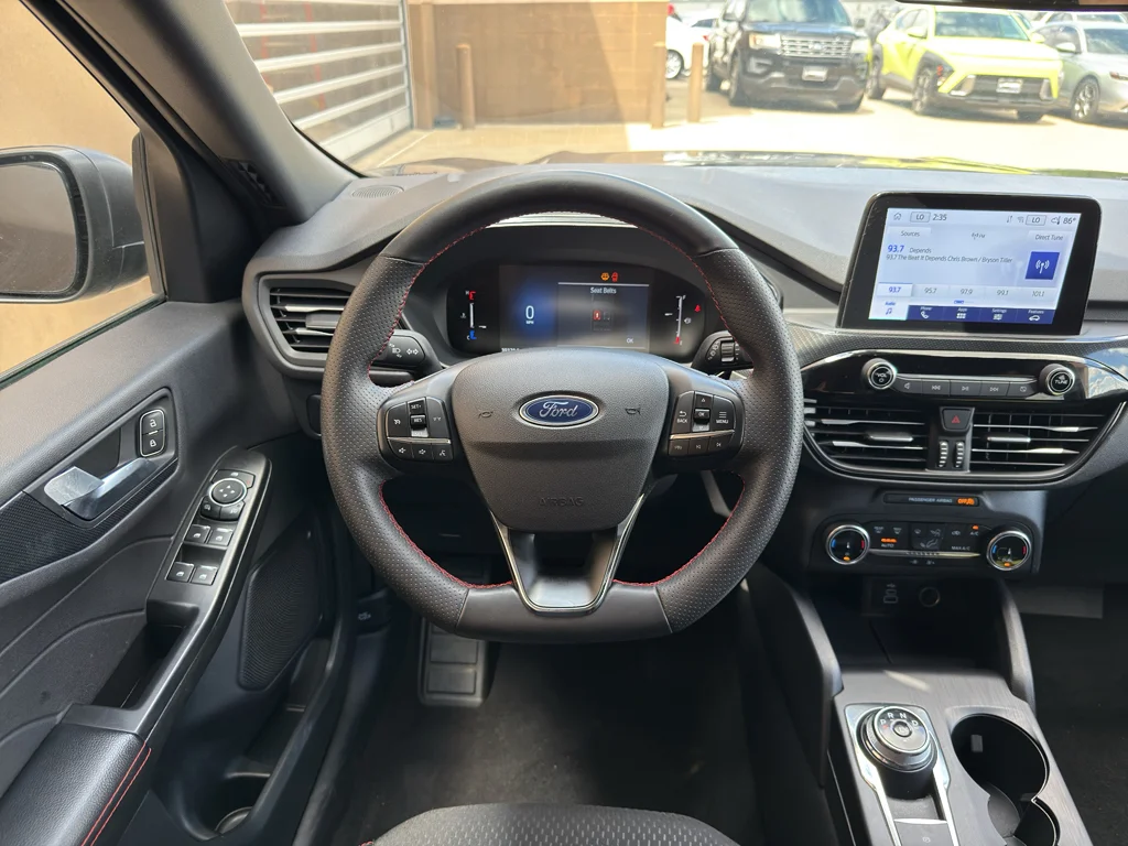 Used 2025 Carbonized Gray Metallic Ford ST-Line image 13