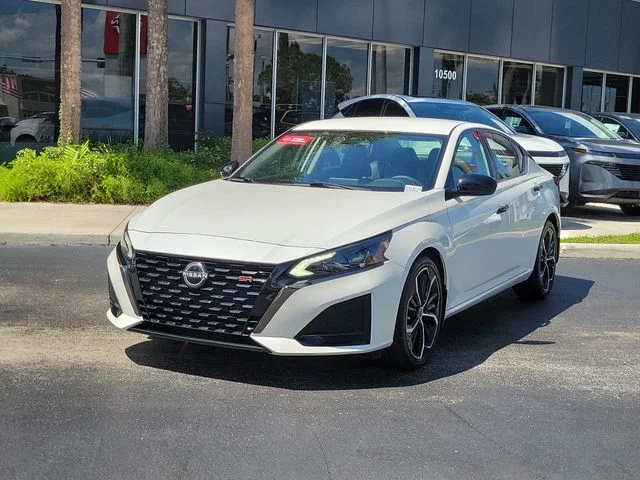 Certified Used 2023 White Nissan 2.5 SR image 27