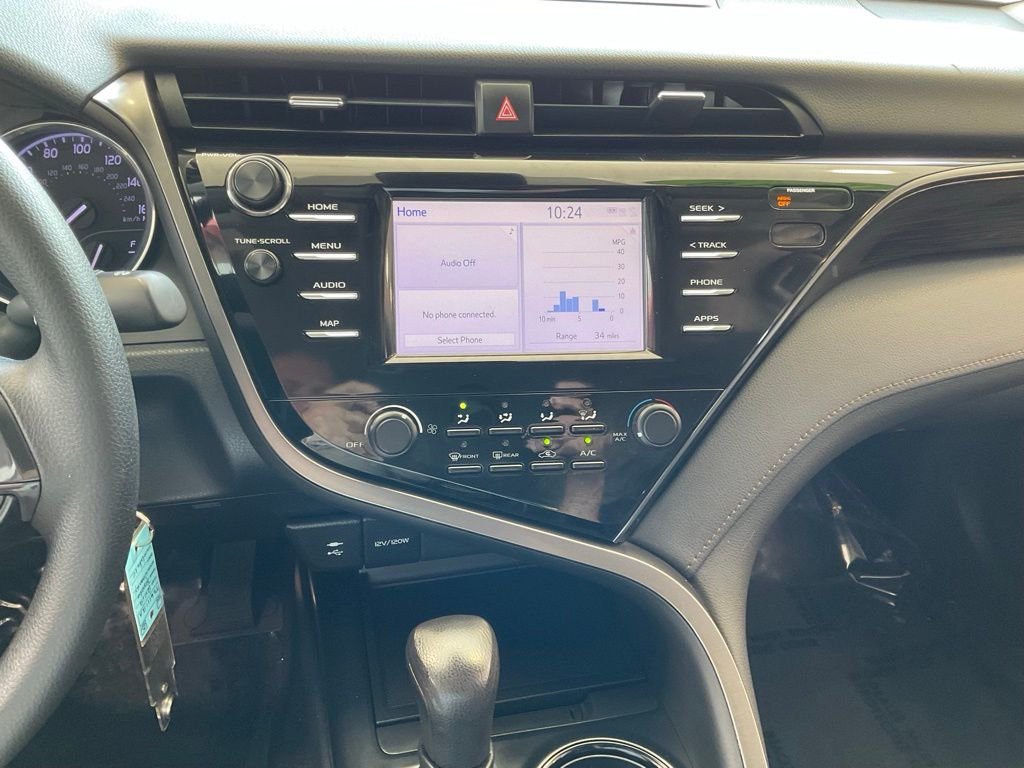 Used 2019 White Toyota LE image 15