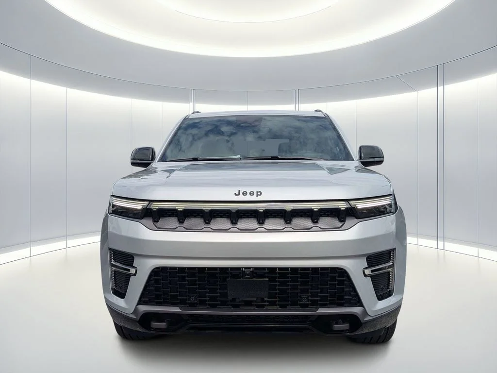 New 2026 Silver-Zynith Exterior Paint Jeep Limited Reserve image 9