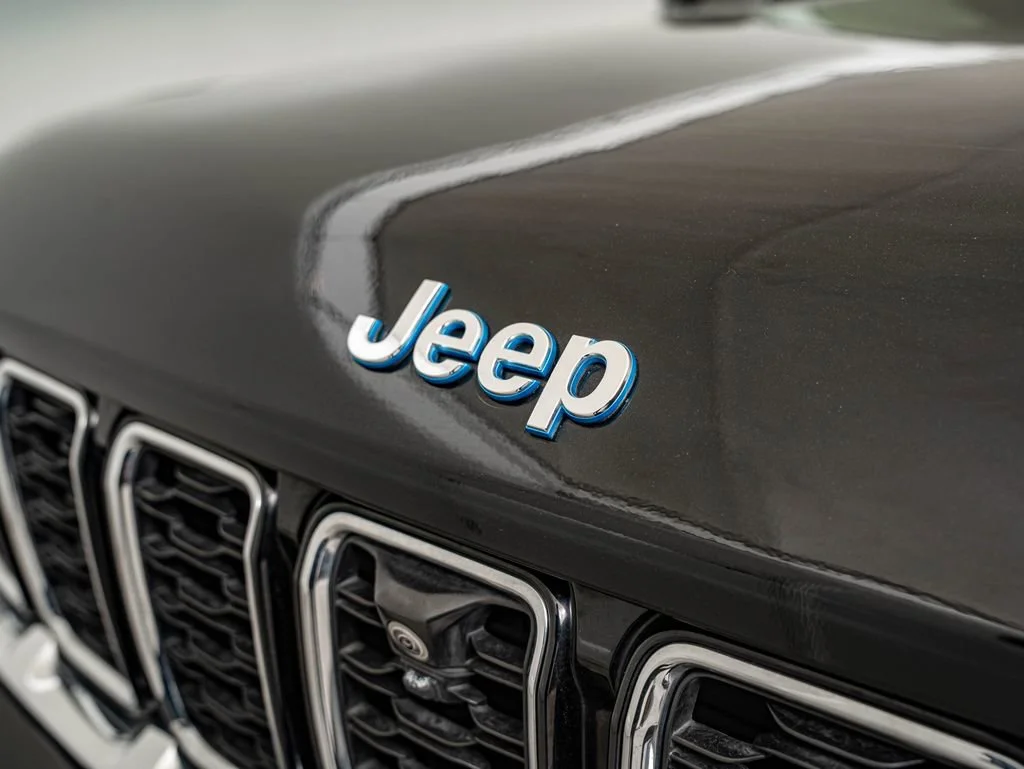 Used 2022 Diamond Black Crystal Pearlcoat Jeep 4xe image 12