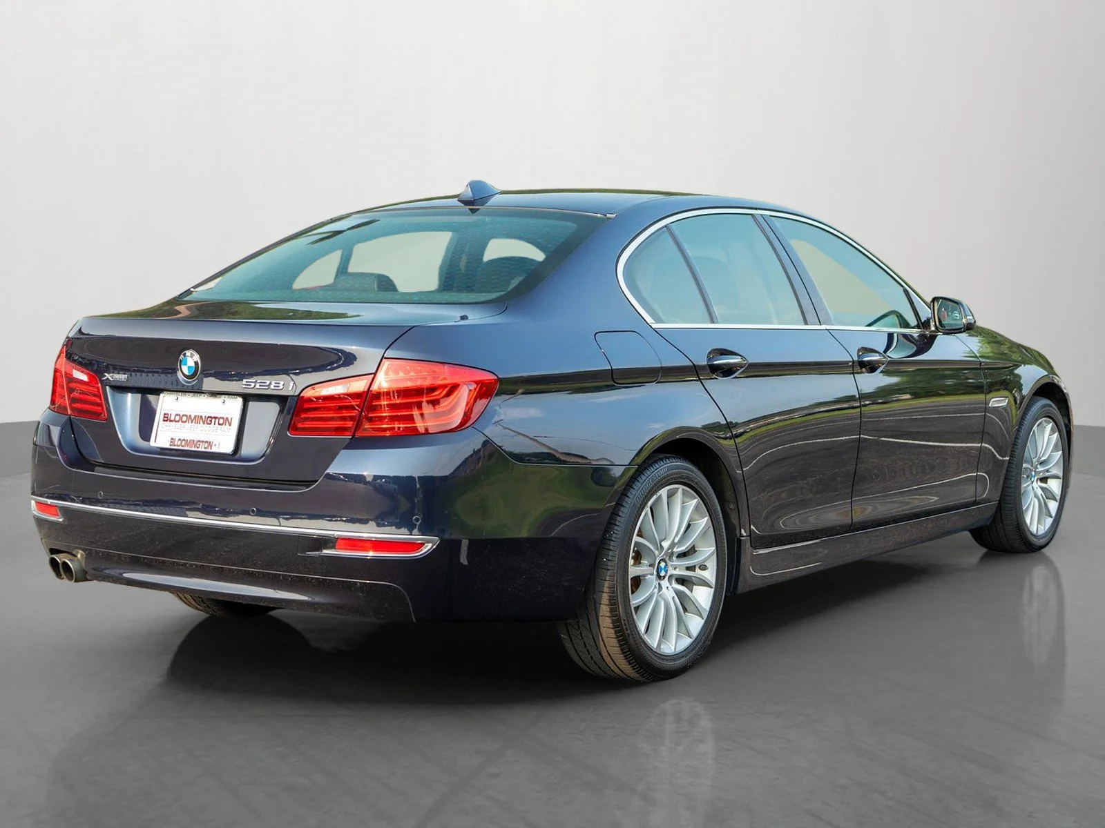 Used 2014 Imperial Blue Metallic BMW 528i xDrive image 7