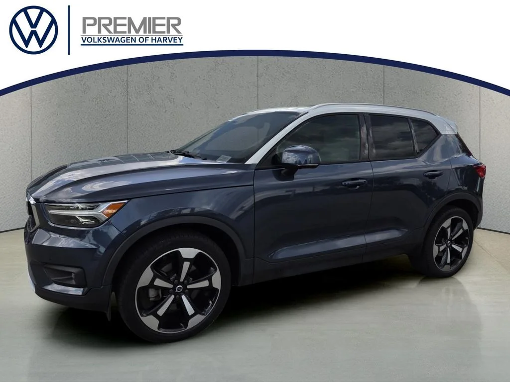2021 Volvo XC40 Momentum