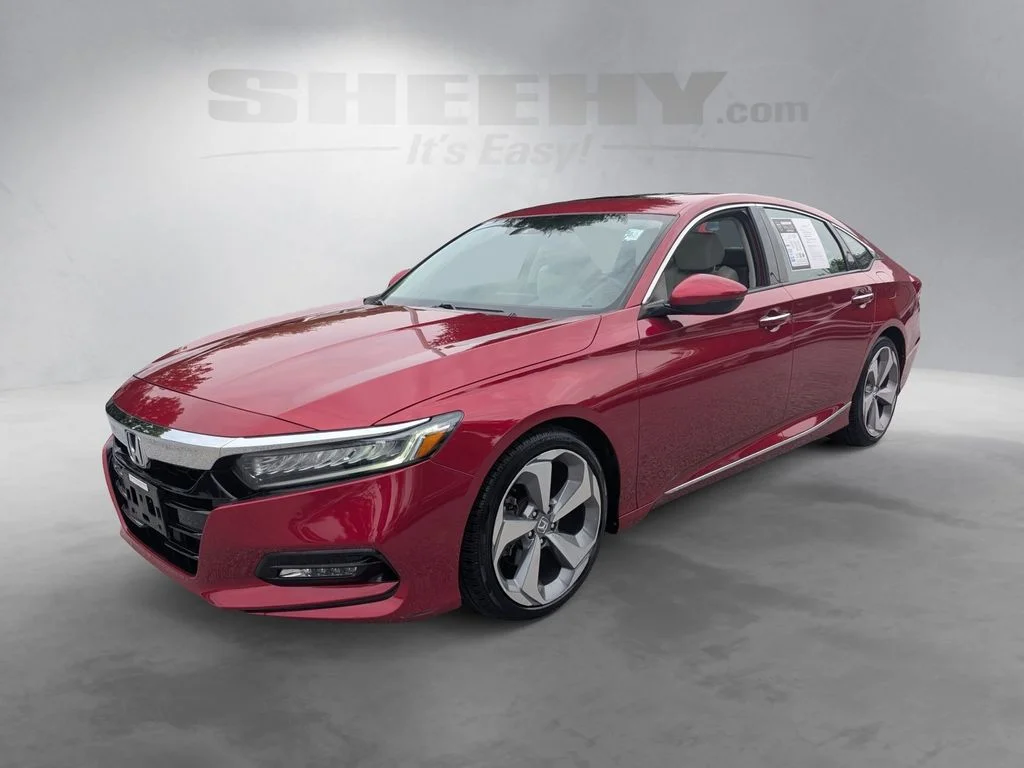 Used 2018 Red Honda Touring image 17