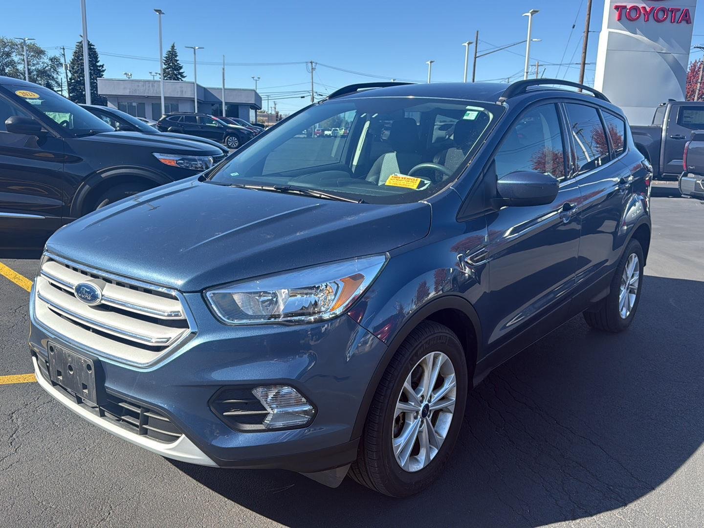 Used 2018 Blue Ford SE image 7