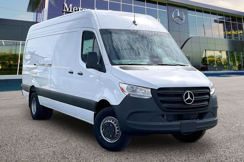 2026 Mercedes-Benz Sprinter 3500 170 WB HO High Roof's photo