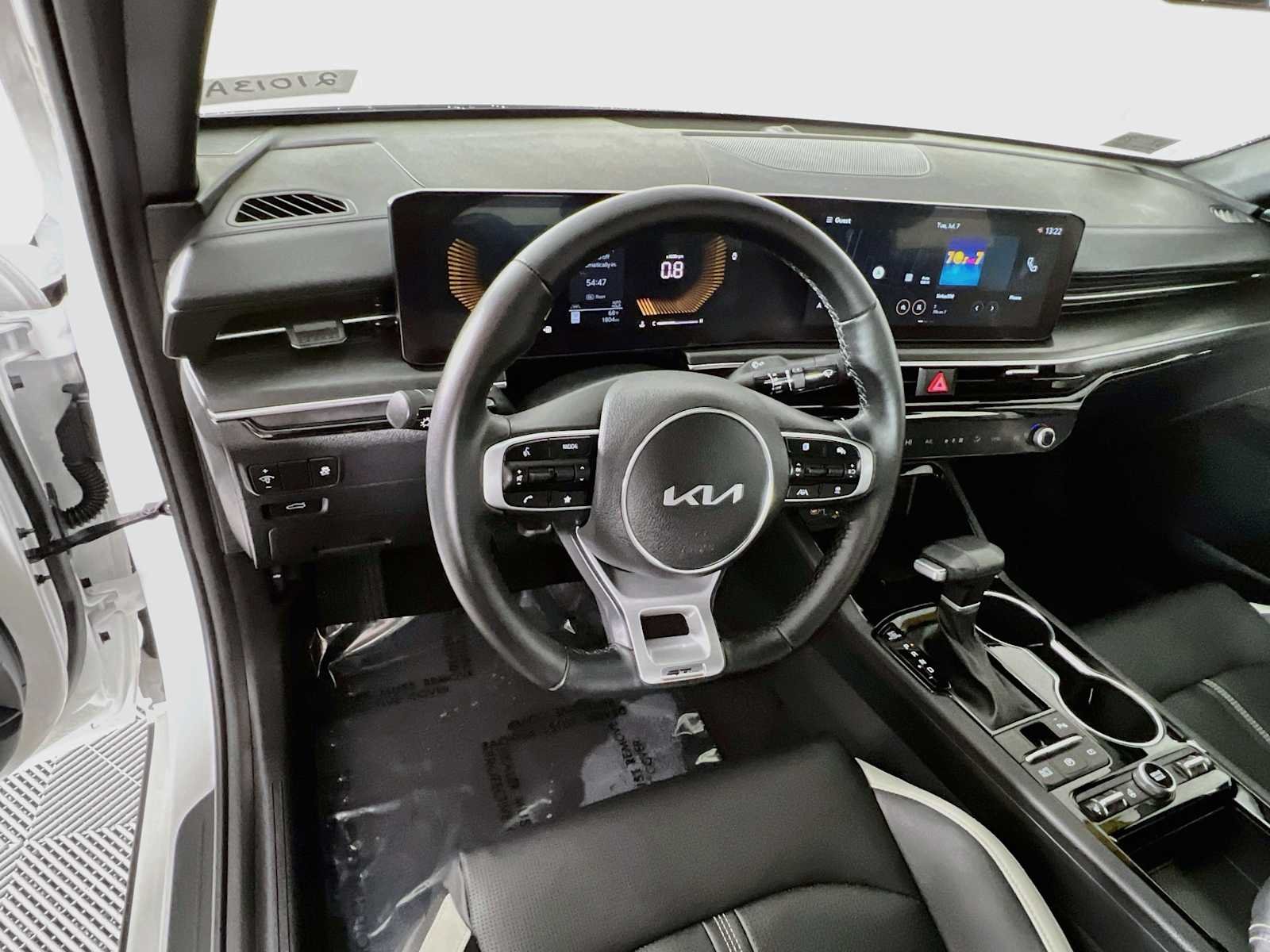 Used 2026 Snow White Pearl Kia GT-Line image 11