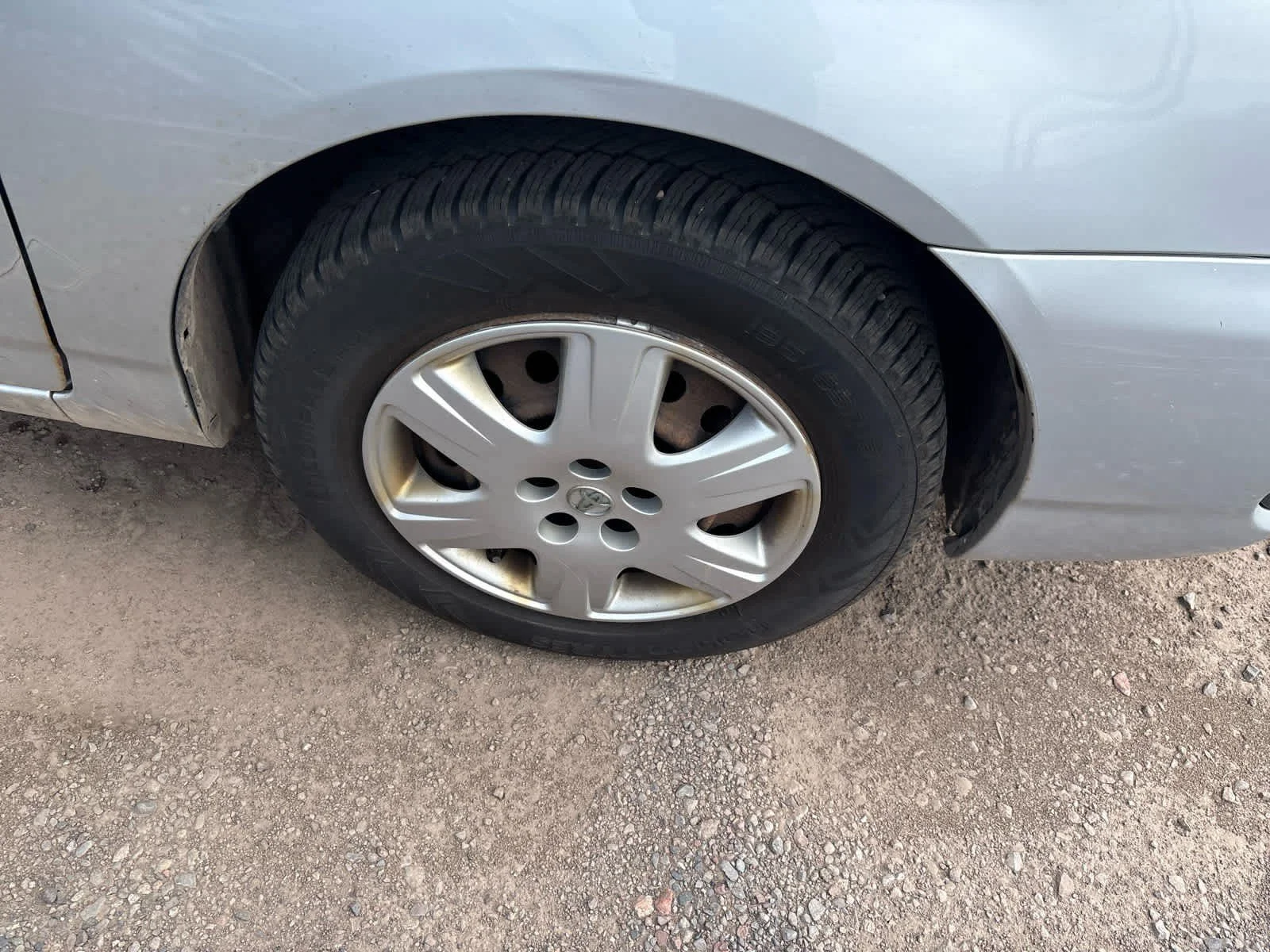 Used 2008 Silver Streak Mica Toyota LE image 13