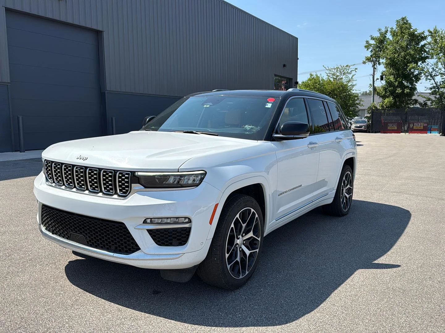 Used 2024 Bright White Jeep Summit Reserve image 6