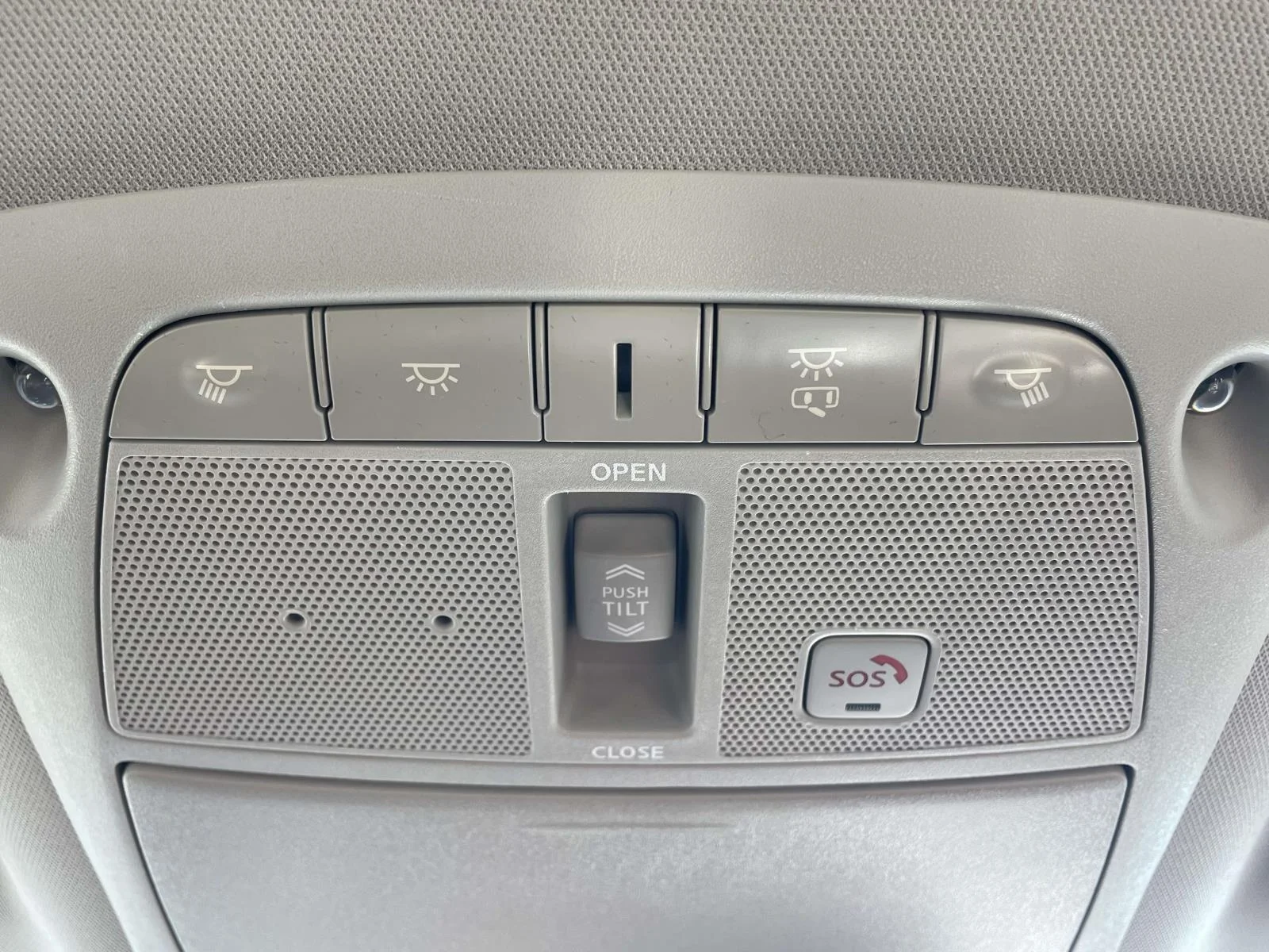 Used 2017 Deep Blue Pearl Nissan Platinum image 23