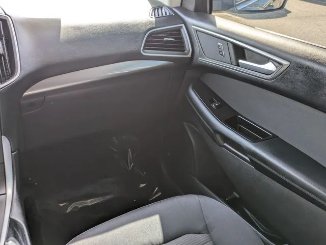 Used 2016 Magnetic Metallic Ford SEL image 17