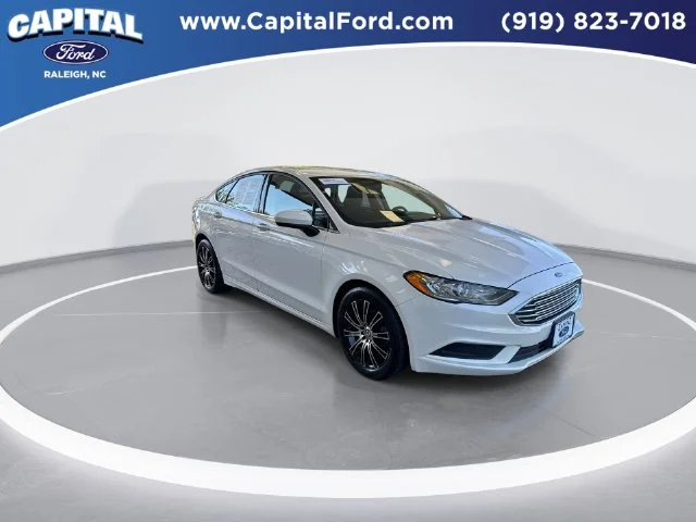 Used 2018 White Ford SE image 2