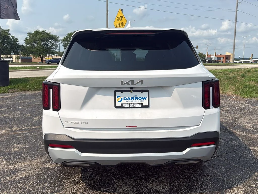 New 2026 Glacial White Pearl Kia LX image 4