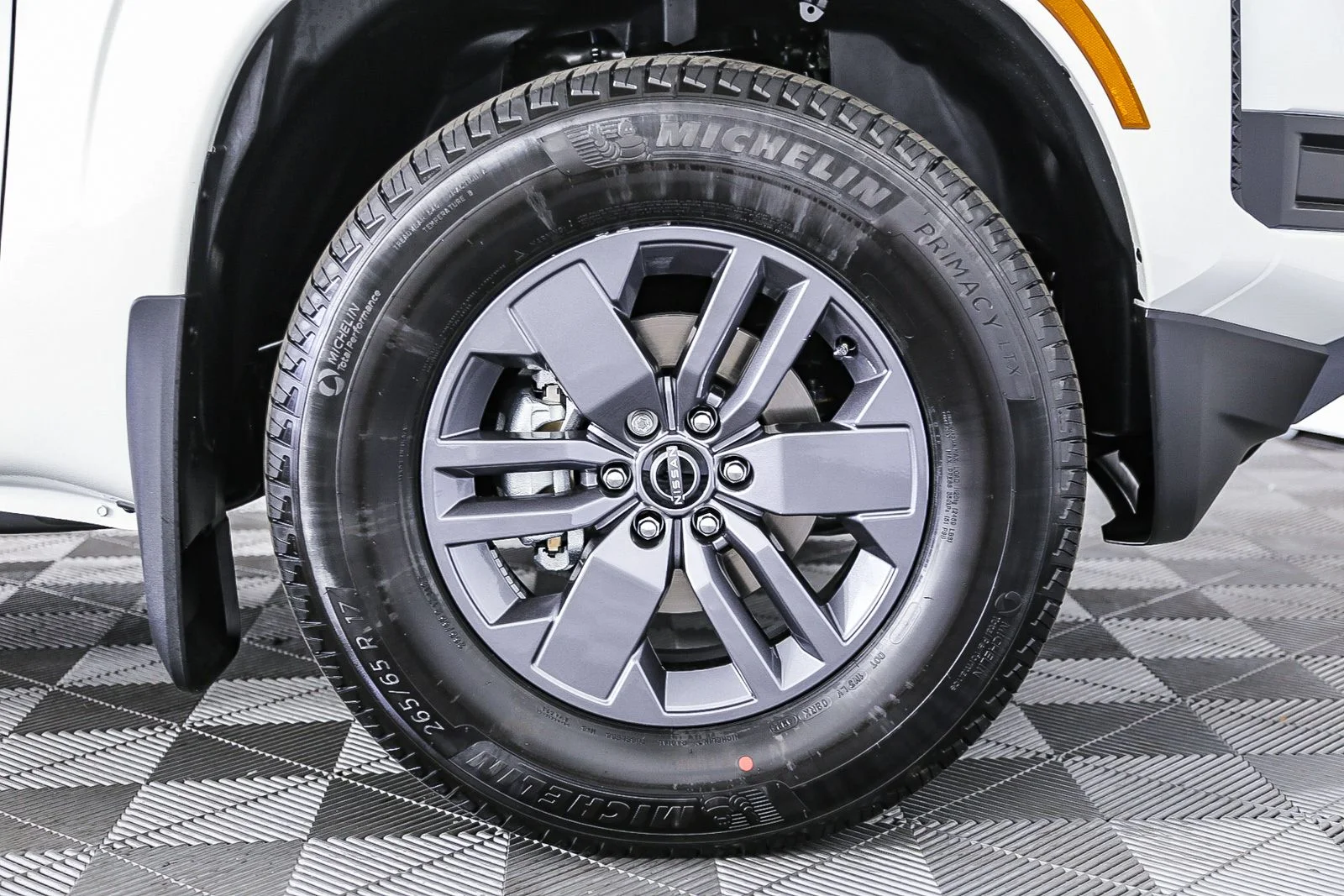 2025 Nissan Frontier SV - Photo 9