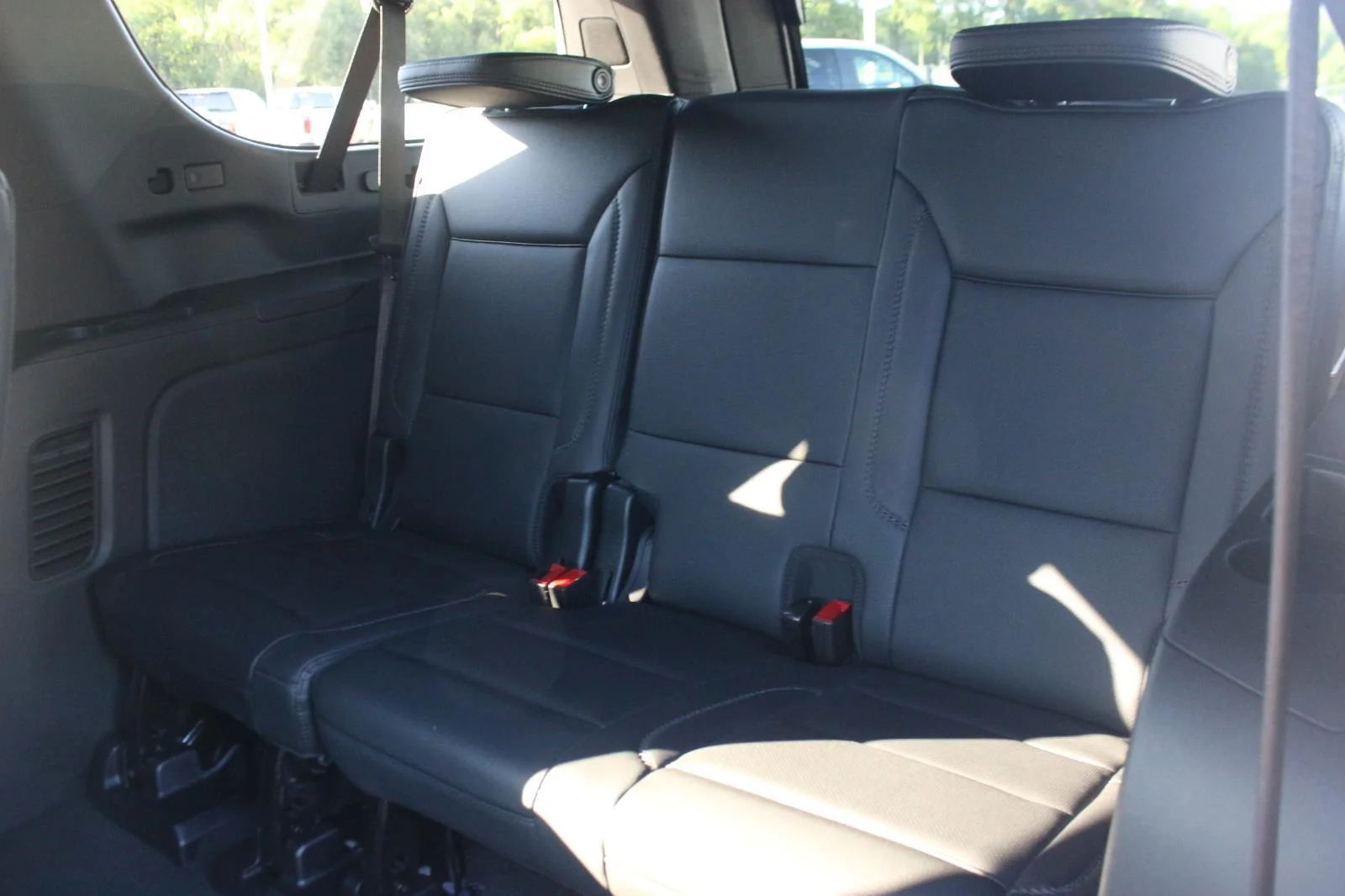 Used 2025 Summit White GMC Denali image 34