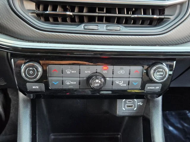 Used 2024 Black Jeep Trailhawk image 17