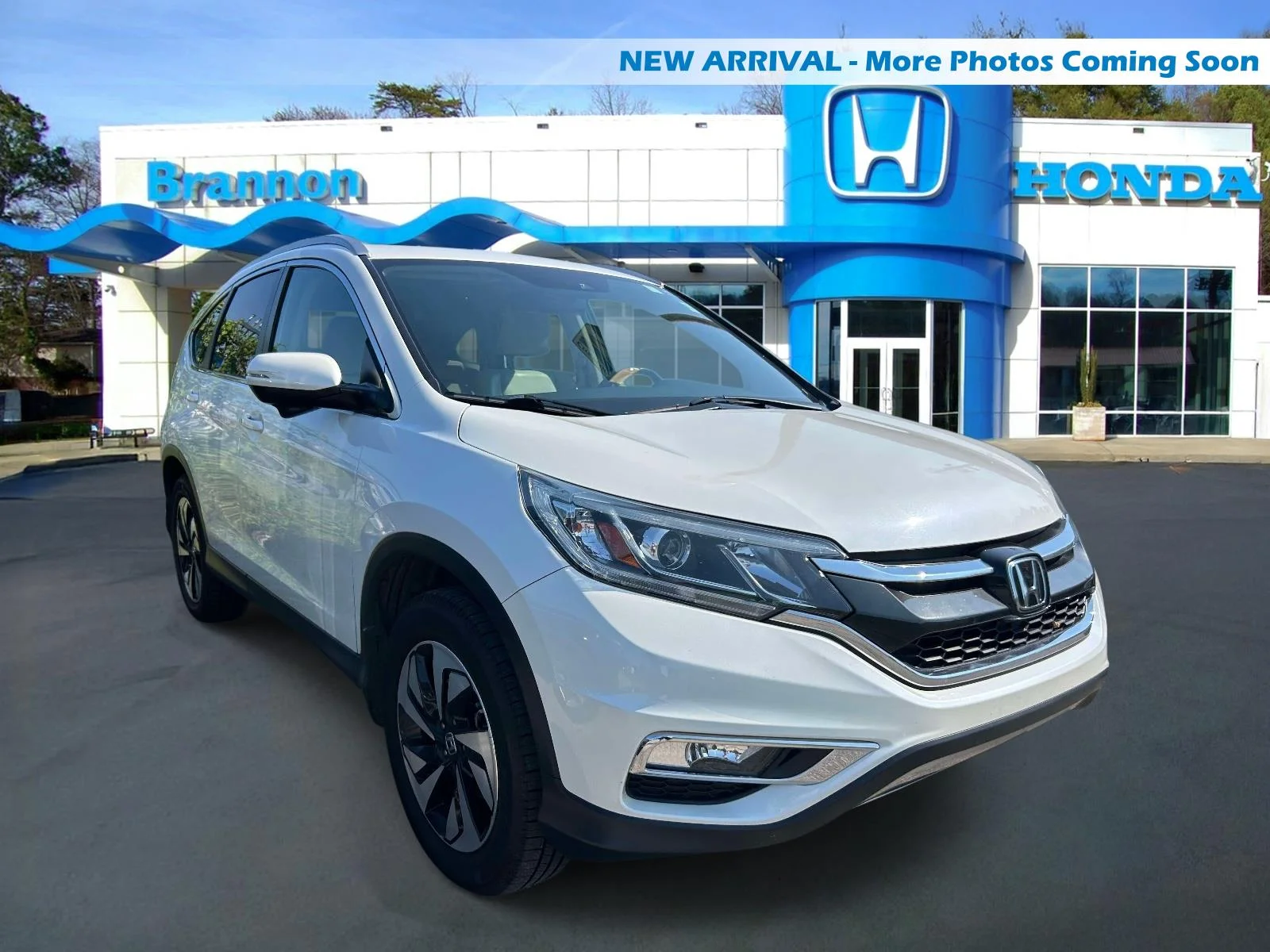 Used 2016 White Honda Touring image 1