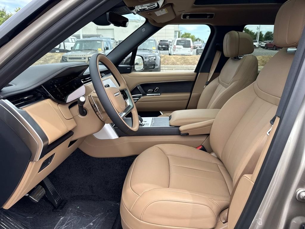 New 2026 Gold Land Rover SE image 18