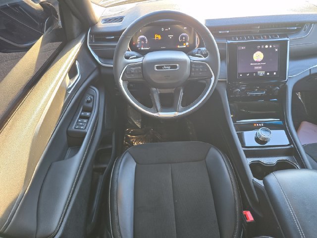 Certified Used 2024 Diamond Black Crystal Pearlcoat Jeep Altitude image 5