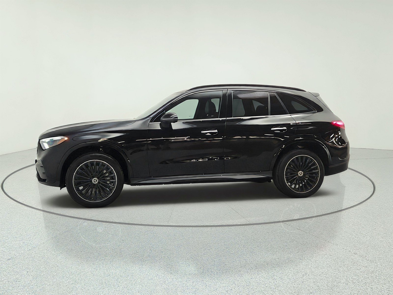 Used 2023 Black Mercedes-Benz GLC 300 SUV image 8