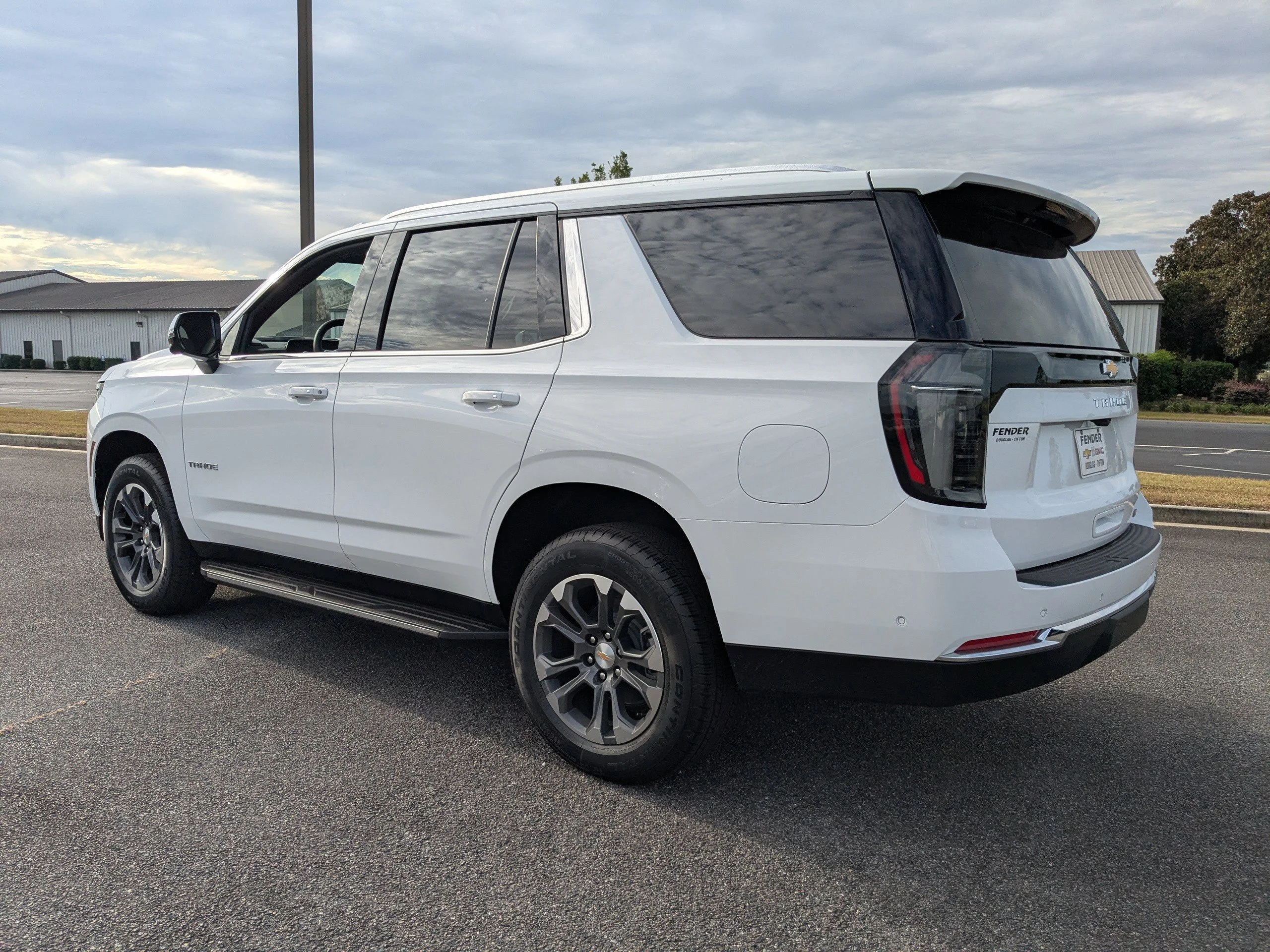 New 2025 Summit White Chevrolet LT image 6