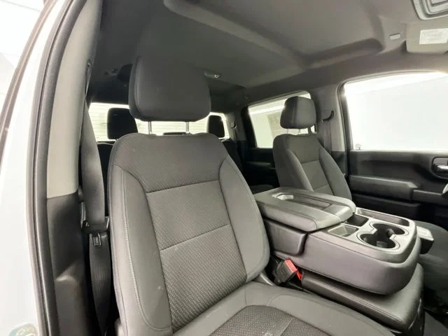 Used 2020 White Chevrolet Custom image 13