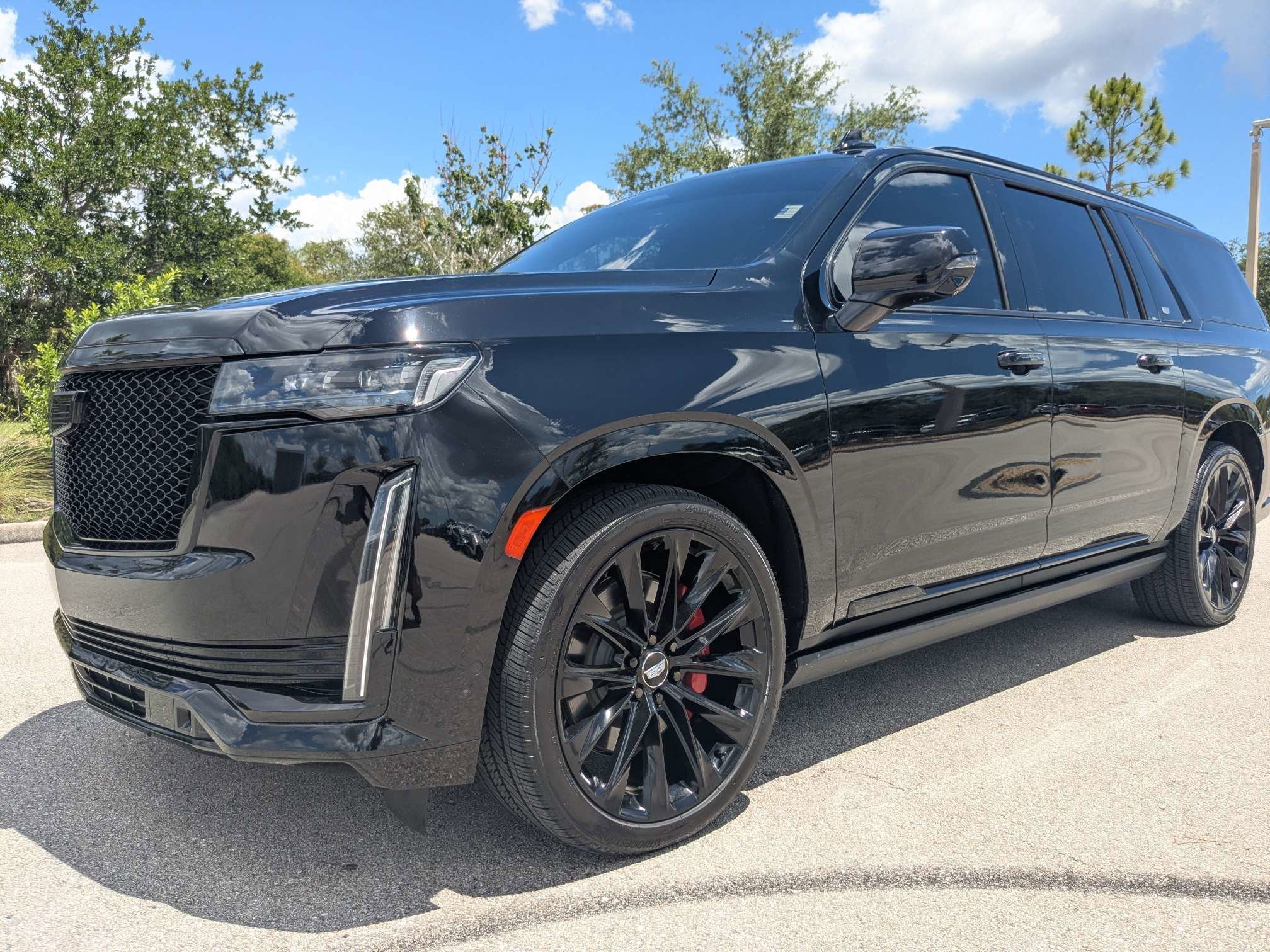 Used 2022 Black Raven Cadillac Sport image 9